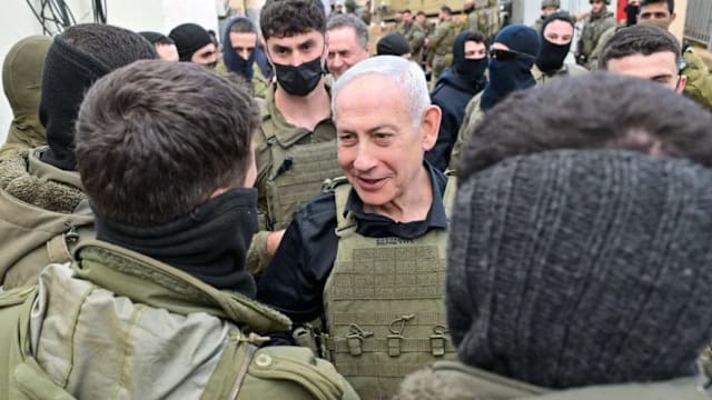 内坦亚胡进入黎巴嫩南部视察