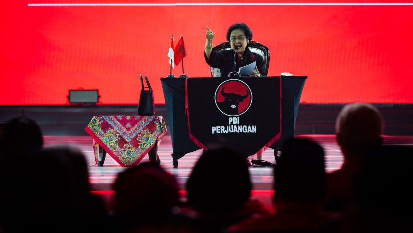 Sinyal oposisi PDIP sudah terang, tapi mengapa Megawati belum juga tentukan sikap? Sinyal oposisi PDIP sudah terang, tapi mengapa Megawati belum juga tentukan sikap?