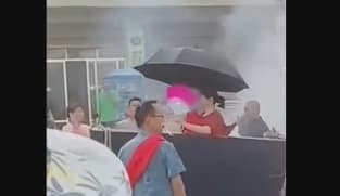 வாழும் தாய்க்குச் சவப்பெட்டி வாங்கிய மகன்