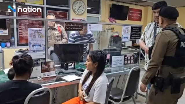网上炫耀1岁半儿抽电子烟被骂翻 母亲：是他自愿抽