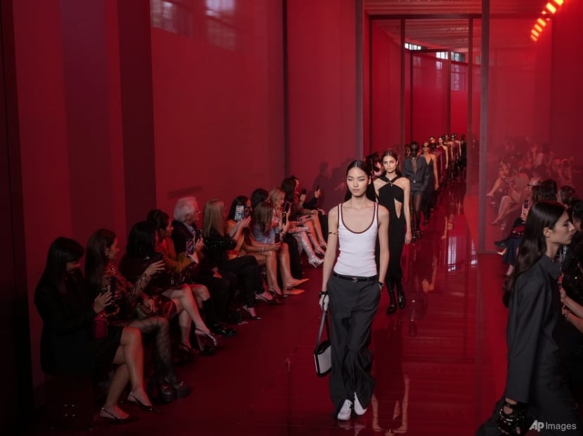 Former Louis Vuitton and Prada executive drafted in to revive Gucci Former Louis Vuitton and Prada executive drafted in to revive Gucci