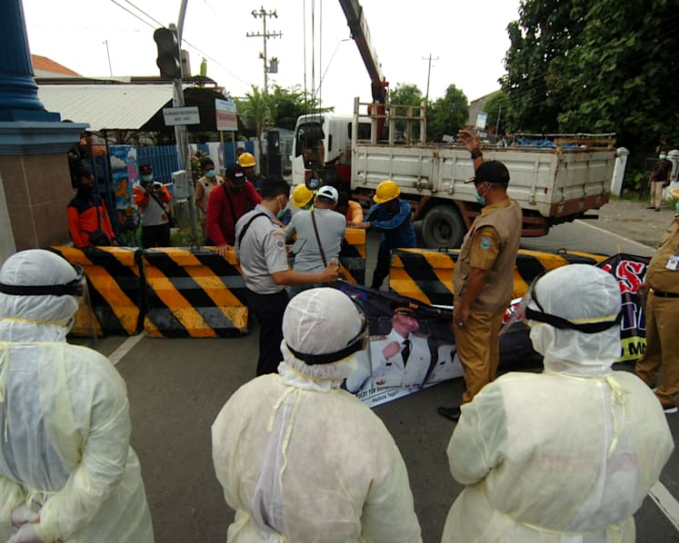 Here’s how a Covid-19 lockdown in Indonesia could look like