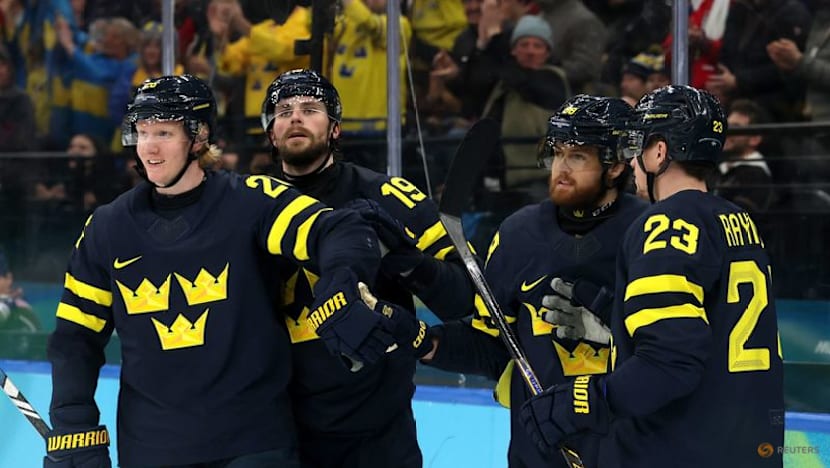Ice hockey-Defiant Sweden ready for blockbuster men's quarter-final with US