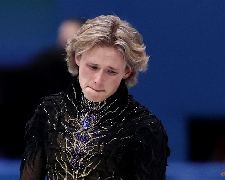 Figure skating-Former Olympians rally round Malinin after shattering defeat