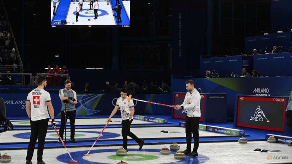 Curling-Switzerland thrash Norway to win men's bronze medal