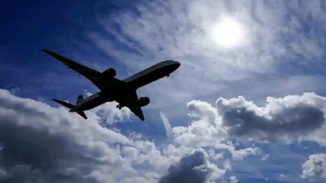 英副机师心脏衰竭命丧途中 机长以为他“假装睡”伴尸飞行