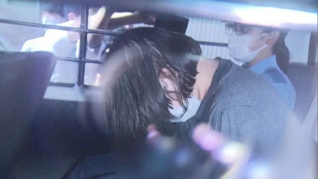 不爽校方没让当班主任 日女教师全班午餐下毒