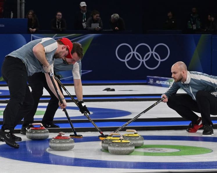 Curling-Switzerland thrash Norway 9-1 to win men's bronze medal