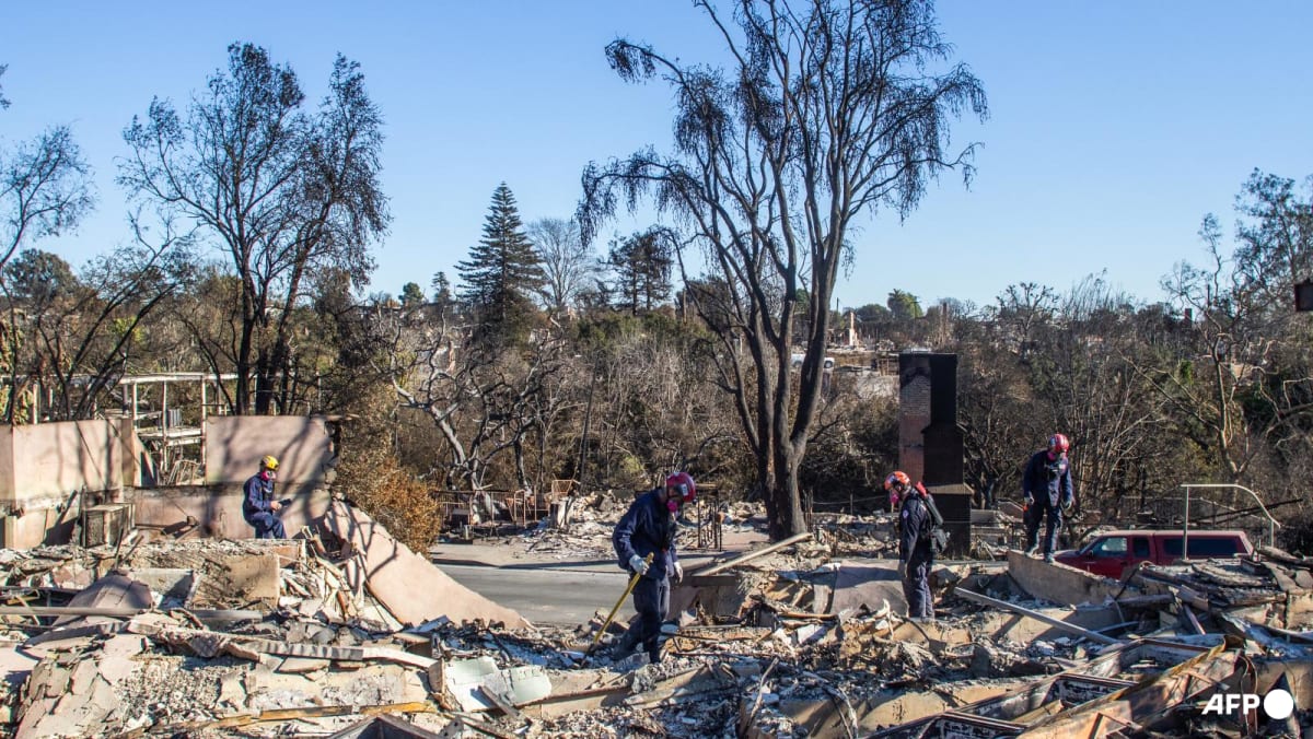 Los Angeles ‘Red Flag’ wildfire warnings expire, but dangers persist Los Angeles ‘Red Flag’ wildfire warnings expire, but dangers persist