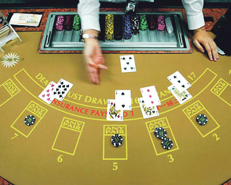 Hardcore gamblers fewer, but 'still a worry'