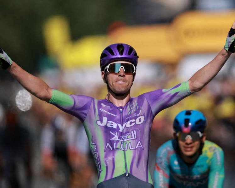 Schmid wins Tour de France stage 13 as Pidcock closes in on overall leader Pogacar