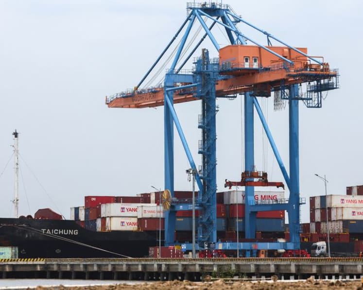 Vietnam July trade deficit widens, driven by higher fuel costs