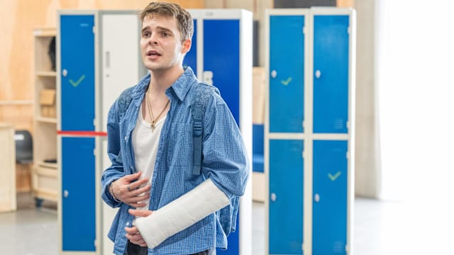 “Dear Evan Hansen”音乐剧　一封写给自己的信，也写进了观众的心里