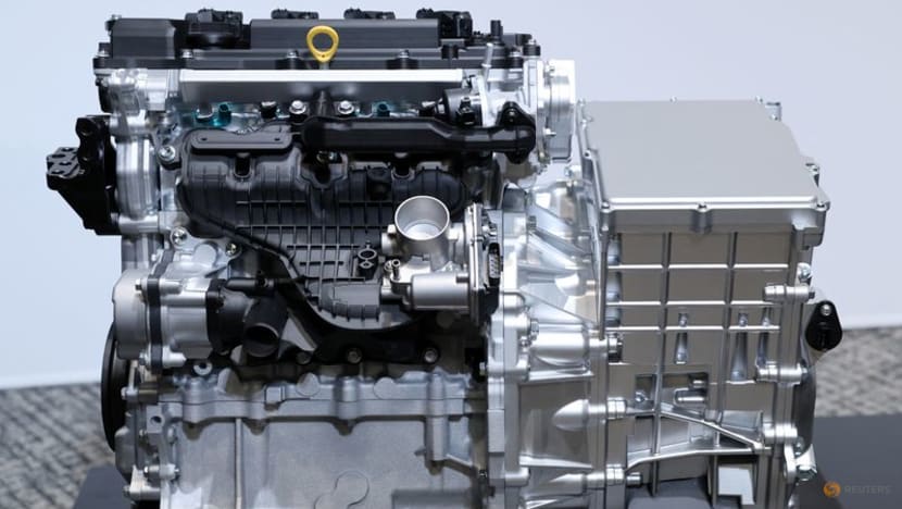 Toyota showcases compact engines adaptable to different fuels Toyota showcases compact engines adaptable to different fuels