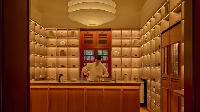 在潮商百年豪宅，品茶漫赏传统潮州建筑风貌