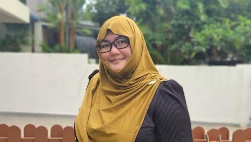 Ibu rumah tangga ini meluangkan 3 jam tiap pagi untuk menulis novel perdana – lalu memenangi penghargaan bergengsi