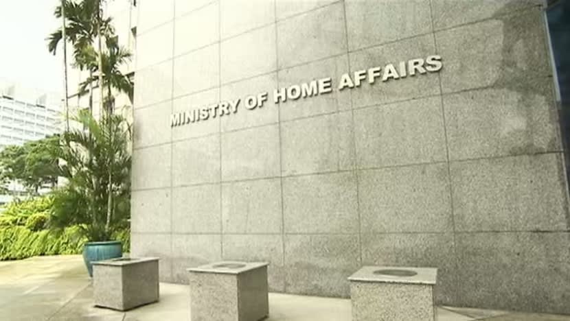 Suri rumah SG jadi radikal angkara konflik Israel-Hamas; pekerja pembersihan diekstradisi ke Malaysia kerana sokong ISIS Suri rumah SG jadi radikal angkara konflik Israel-Hamas; pekerja pembersihan diekstradisi ke Malaysia kerana sokong ISIS