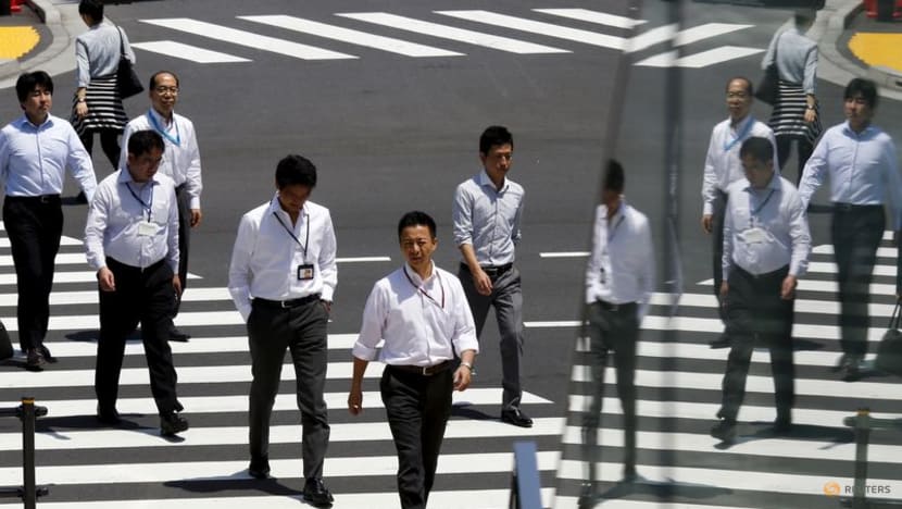 Japan April jobless rate unchanged at 2.5%