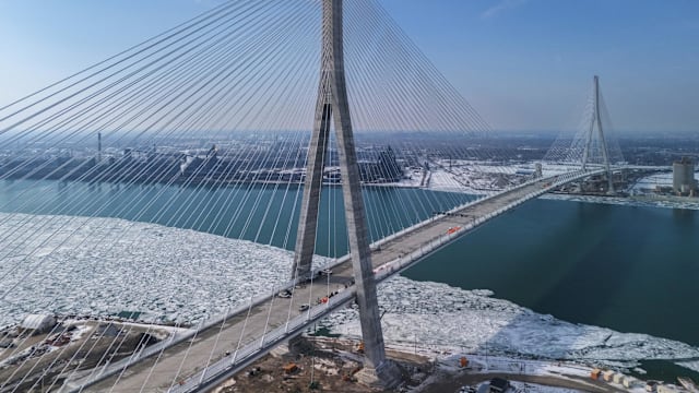 特朗普警告阻止美加新跨境大桥启用 经贸争议再升温