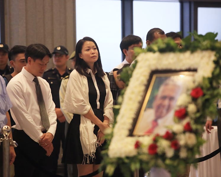 Young and old bid goodbye to S R Nathan
