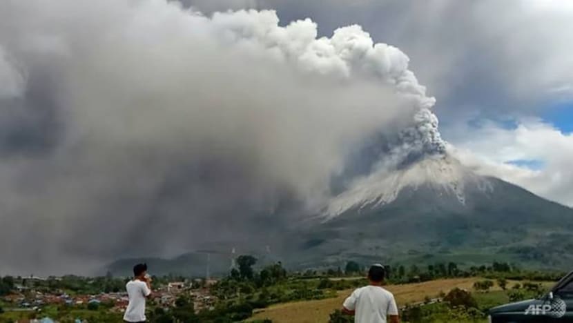 Gunung Sinabung Indonesia meletus Gunung Sinabung Indonesia meletus