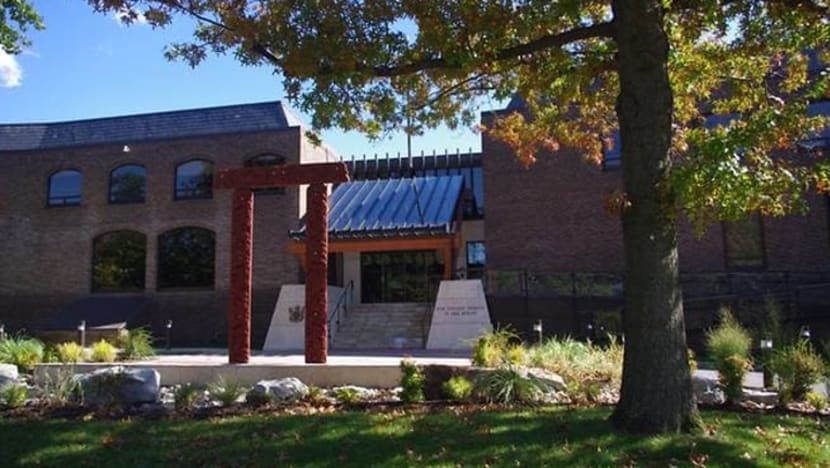 Pegawai tentera laut NZ dibicarakan; pasang kamera sulit dalam tandas kedutaan