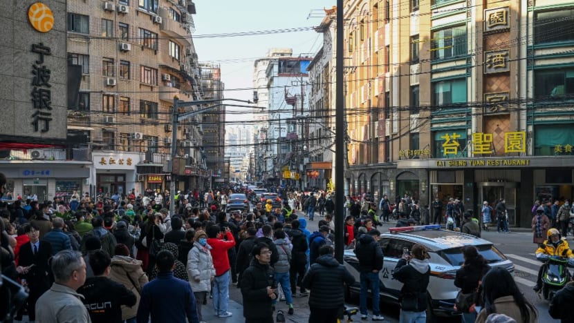 China’s stock market rout hurts more than fiction of hit drama Blossoms Shanghai