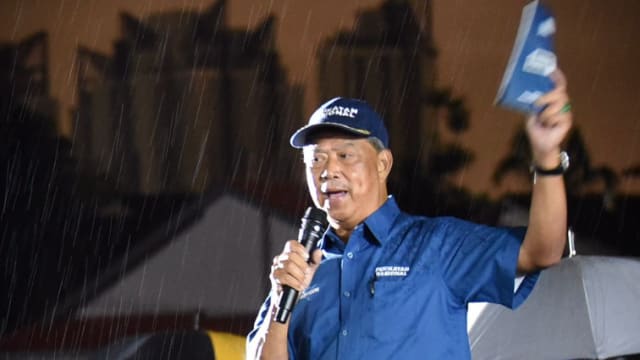 慕尤丁要求安华出示证据 证明多数议员支持他任相