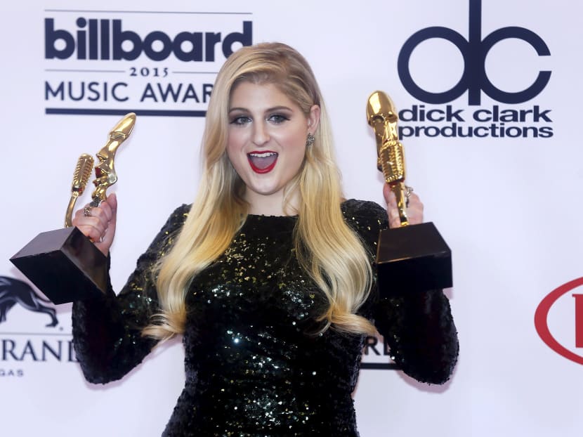 Taylor Swift wins 8 at Billboard Awards; Kanye gets booed
