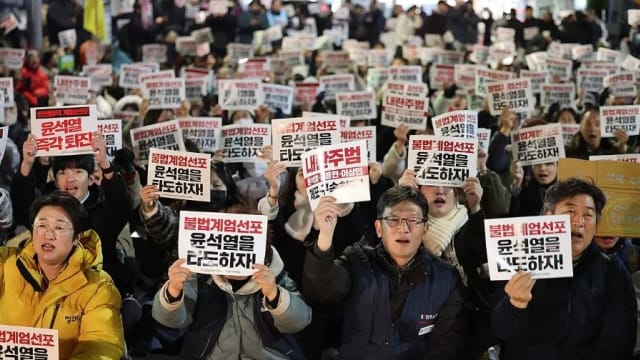 韩国民众将在全国举行大集会 支持弹劾动议