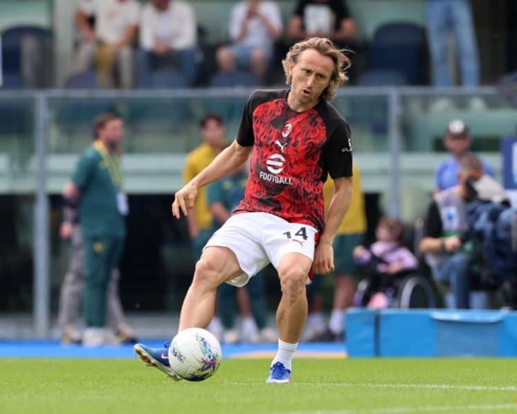 Modric, 40, extends Milan stay until 2027