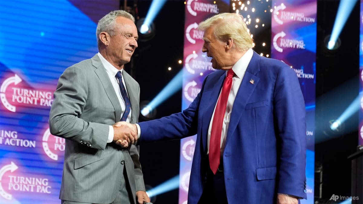 Trump backs Kennedy on vaccines despite risks