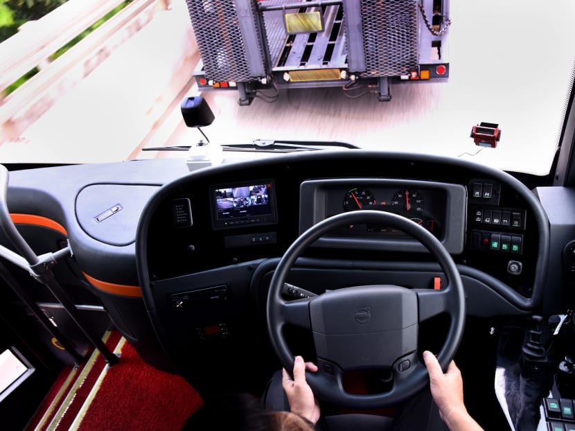 The anti-collision feature brings the bus to a complete stop if it is too near the vehicle in front. The system also alerts the driver when the bus veers off its lane.