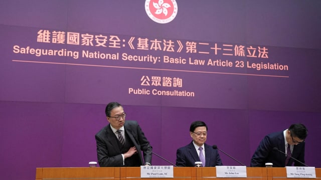 美国制裁多名香港官员 中国大使馆坚决反对