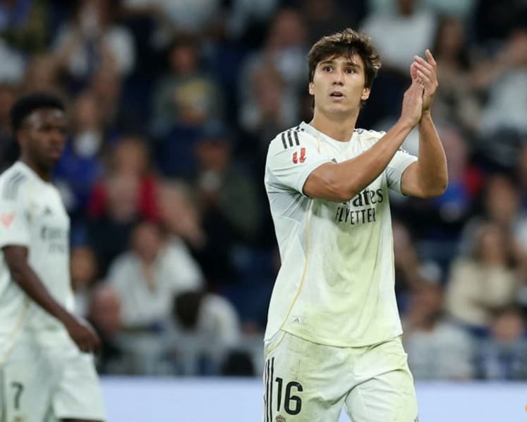 Fulham sign striker Gonzalo from Real Madrid