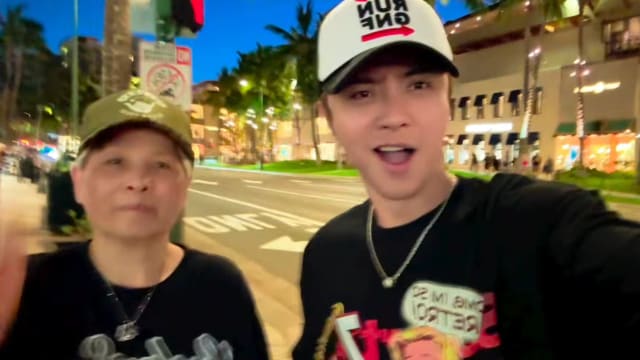 罗志祥陪妈妈抗阿兹海默症！夏威夷紧牵手散步