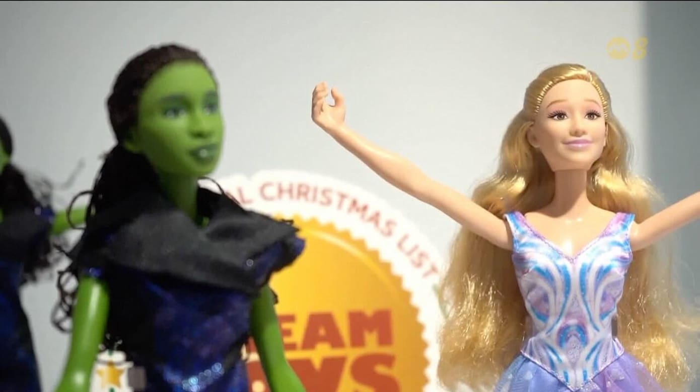 英国圣诞玩具榜出炉 “控制人类”玩具引热议