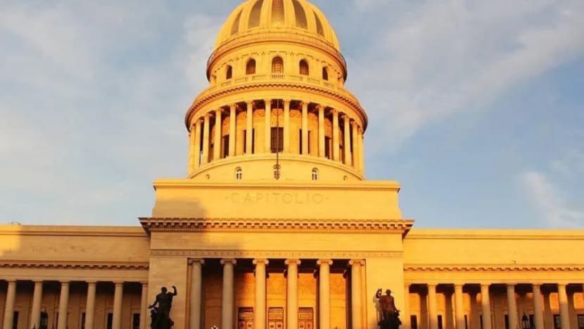 Dewan AS luluskan usul singkir Trump