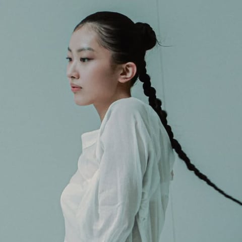 陈奕迅爱女首支单曲震撼上线,网友热议其歌声魅力与音乐才华!