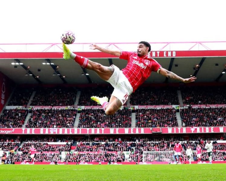Arsenal stay top, Postecoglou sacked after 39 days, Haaland on fire for Man City
