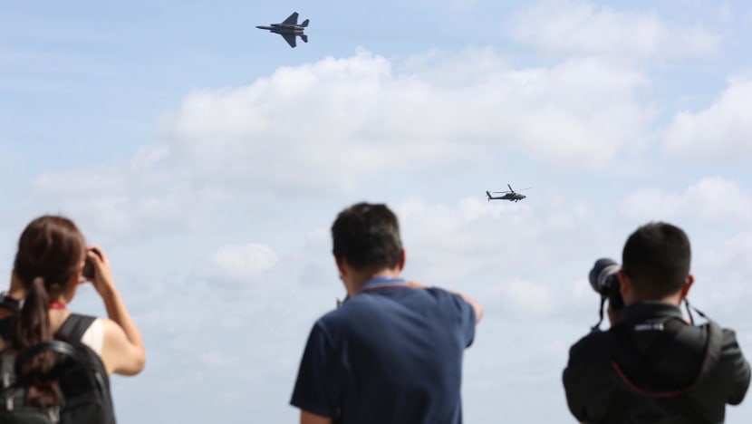 Coronavirus clips wings of Asia's biggest air show