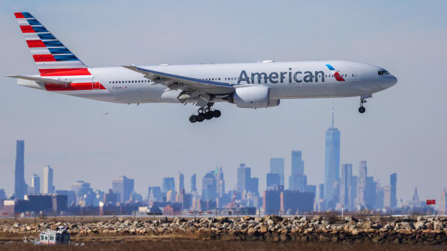 美国航空遇技术问题 暂时停飞所有美国境内航班约一小时