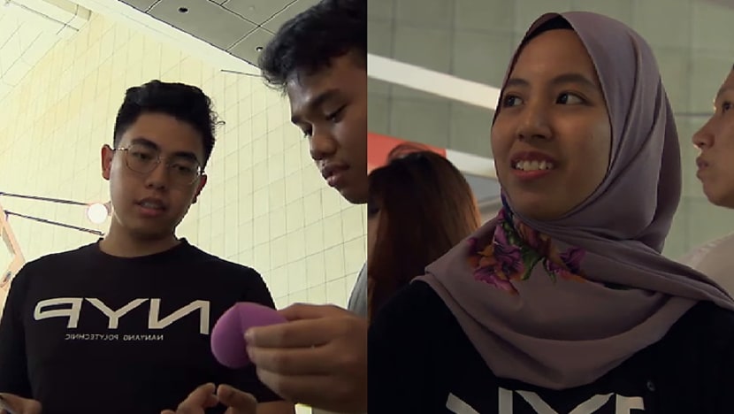 Kisah penghidap barah buah zakar, cabaran suri rumah jadi sumber inspirasi 2 belia NYP Kisah penghidap barah buah zakar, cabaran suri rumah jadi sumber inspirasi 2 belia NYP