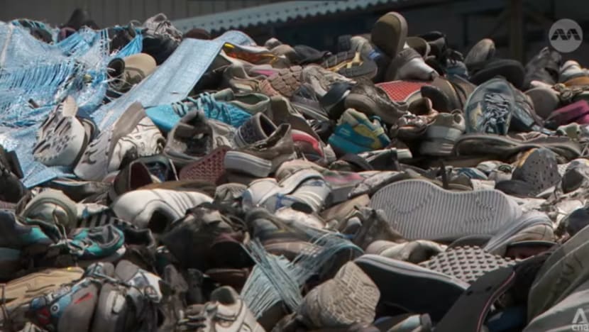 Lebih 300,000 pasang kasut terpakai berlonggok di gudang Tuas selepas minat terhadap projek kitar semula merosot