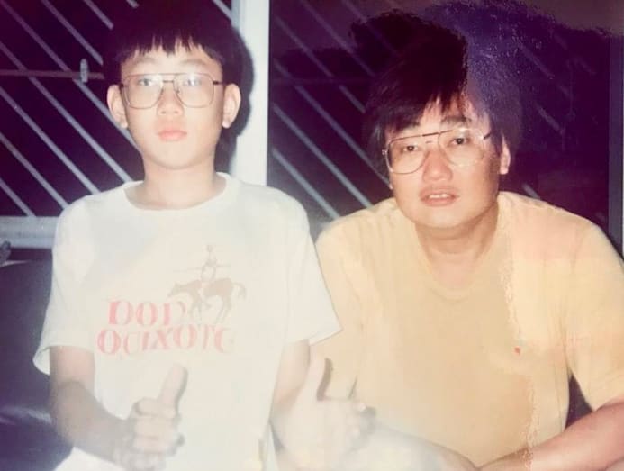 Netizens Say JJ Lin & His Dad Can Pass Off As Brothers - CNA Lifestyle