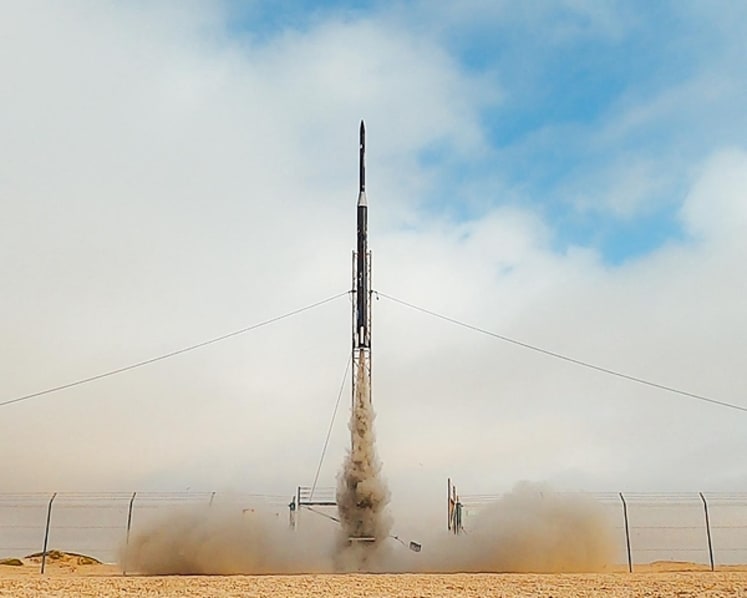 Singapore's Space SME OculloSpace Successfully Flies First Rocket, AZAD "The Dreamer", from Oman