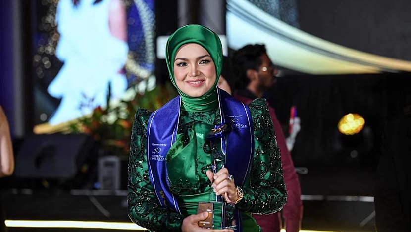 Siti Nurhaliza terima anugerah khas "Lifetime Achievement Award"