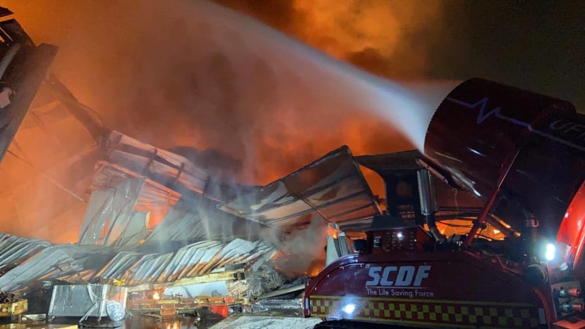 SCDF battling fire that engulfed a warehouse in Jurong; expected to be overnight operation