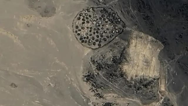 考古团队在非洲撒哈拉沙漠发现数百古代巨型合葬墓遗迹