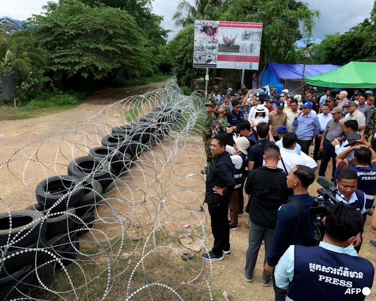 Thai police fire tear gas at Cambodian protesters at a disputed border village
